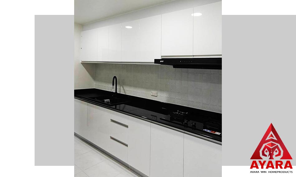 ชุดครัว Built-in โครงซีเมนต์บอร์ด หน้าบาน Hi Gloss สีขาว