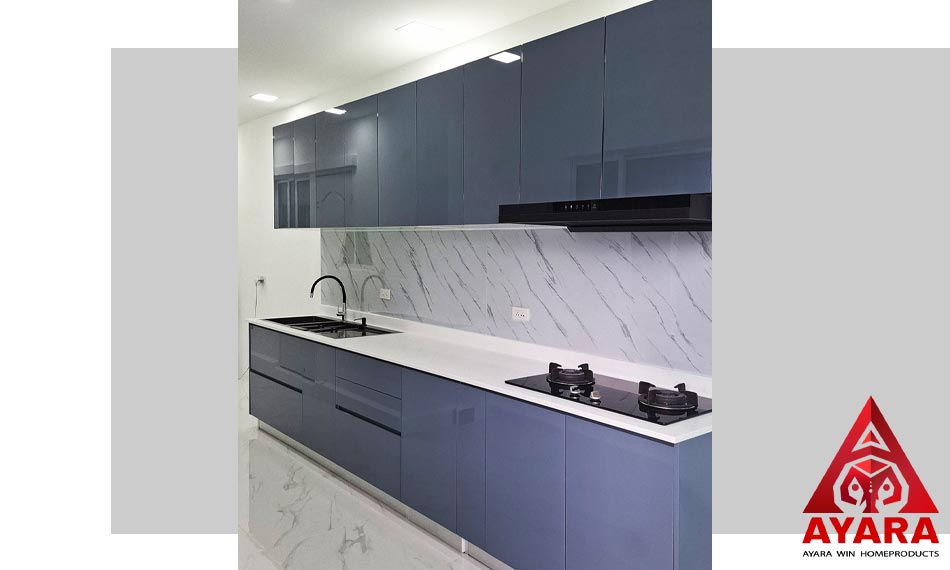 ชุดครัว Built-in โครงซีเมนต์บอร์ด หน้าบาน Hi Gloss สีน้ำเงินเทาเงา