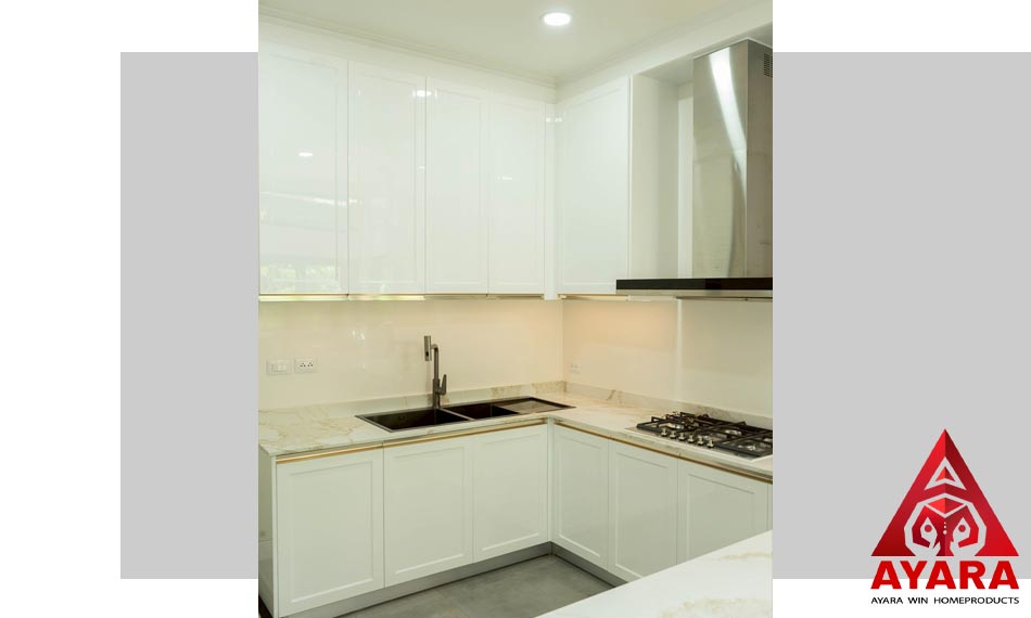 ชุดครัว Built-in โครงซีเมนต์บอร์ด หน้าบาน Hi-Gloss สีขาวเงา | ไอยรา วินท์ โฮมโปรดักส์