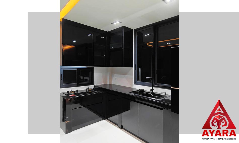 ชุดครัว Built-in โครงซีเมนต์บอร์ด หน้าบาน Laminate สีดำเงา
