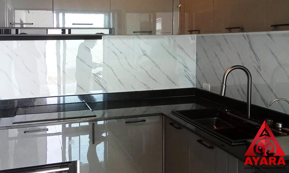 ชุดครัว Built-in โครงซีเมนต์บอร์ด หน้าบาน Hi Gloss สีเทาเงา