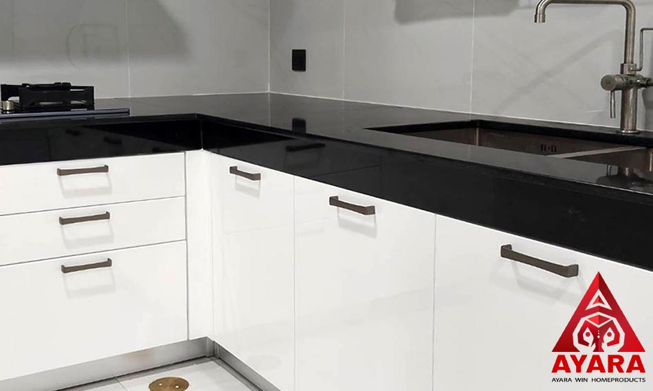 ชุดครัว Built-in โครงซีเมนต์บอร์ด หน้าบาน Hi Gloss สีขาวเงา