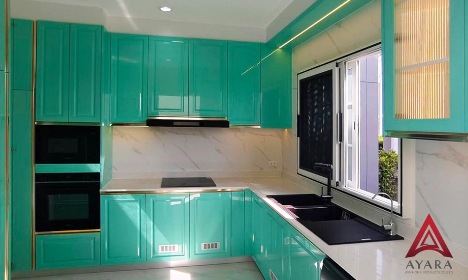 ชุดครัว Built-in หน้าบาน Hi Gloss สีเขียวอ่อนเงา | ครัวบิ้วอินโครงซีเมนต์บอร์ด | Ayara