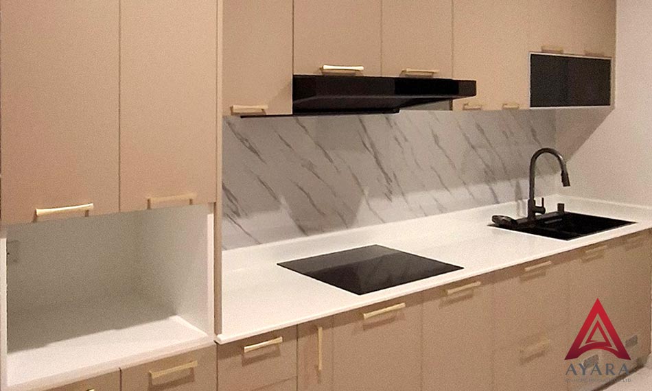 ชุดครัว Built-in หน้าบาน Melamine สีครีม | ครัวบิ้วอินโครงซีเมนต์บอร์ด กันน้ำ กันปลวก | Ayara