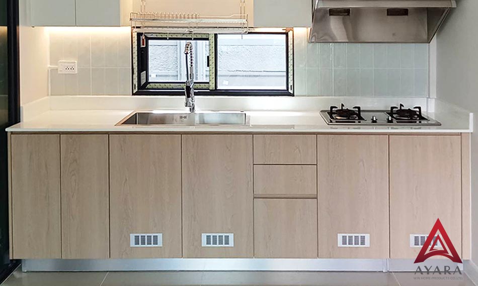 ชุดครัว Built-in หน้าบาน Melamine สี TNK 3005-12 ลายไม้ | โครงซีเมนต์บอร์ด | Ayara