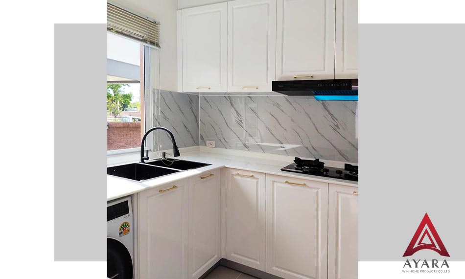 ชุดครัว Built-in หน้าบาน PVC สีขาวเงา | ครัวบิ้วอินโครงซีเมนต์บอร์ด กันน้ำ กันปลวก | Ayara
