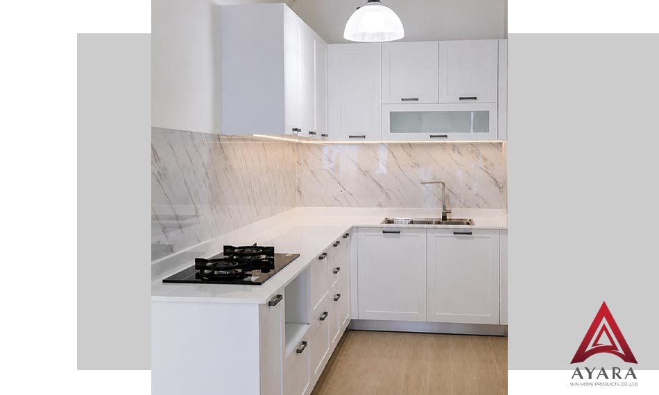 ชุดครัว Built-in หน้าบาน PVC สีขาวด้าน ยกขอบ | ครัวบิ้วอินโครงซีเมนต์บอร์ด | Ayara